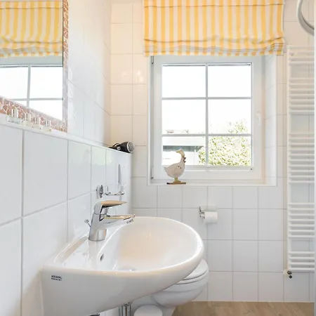 Katja Holiday home Wenningstedt-Braderup